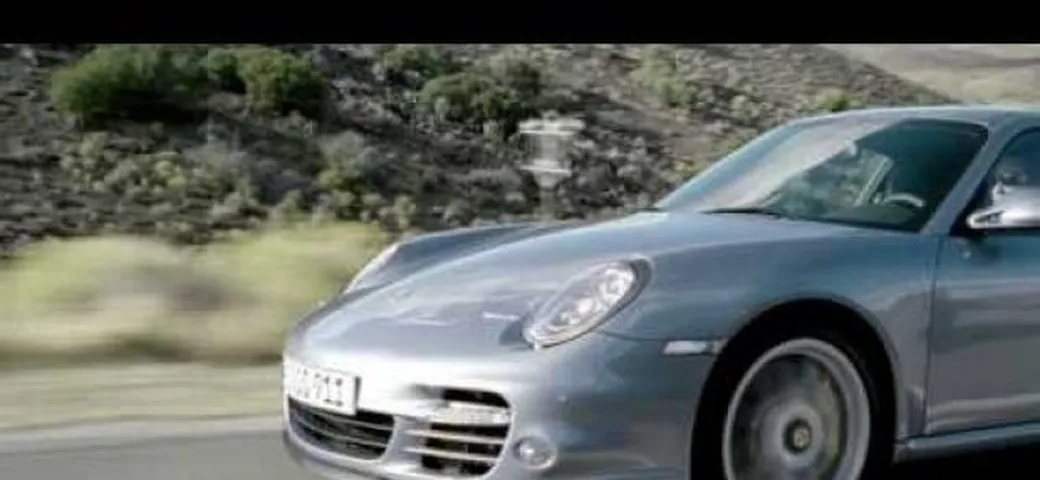 Porsche 911 Turbo S: i quattro video ufficiali