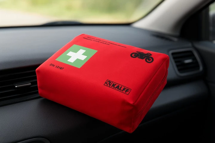 Kit pronto soccorso 4R Quattroerre: sicurezza compatta in offerta su Amazon