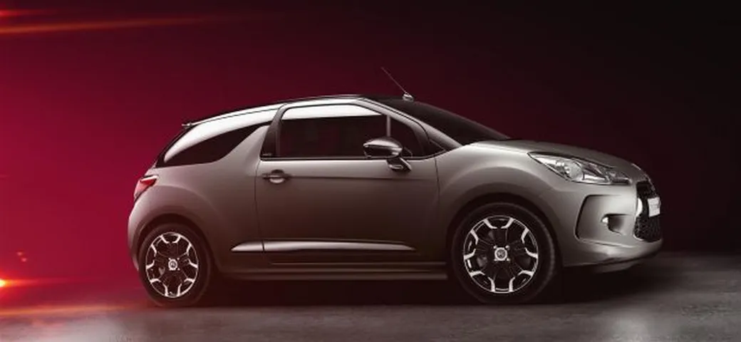 Citroen DS3 Cabrio L'Uomo Vogue alla Milano Fashion Week