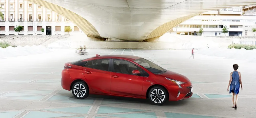 Toyota Prius 2016: caratteristiche tecniche e foto