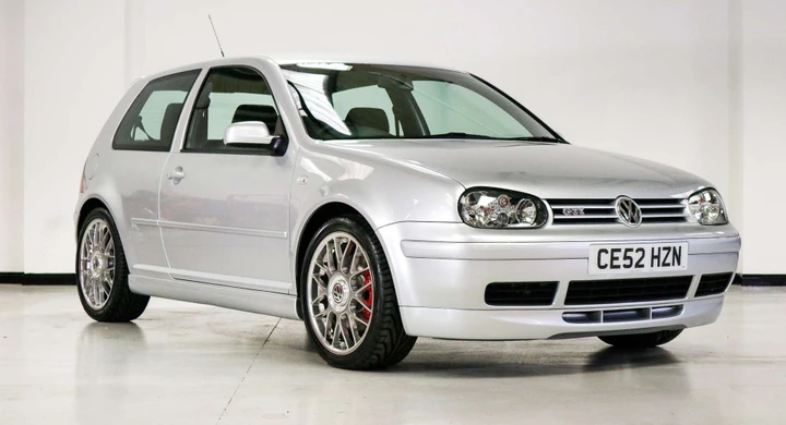 All'asta una splendida Volkswagen Golf GTI Mk4 con soli 12 km