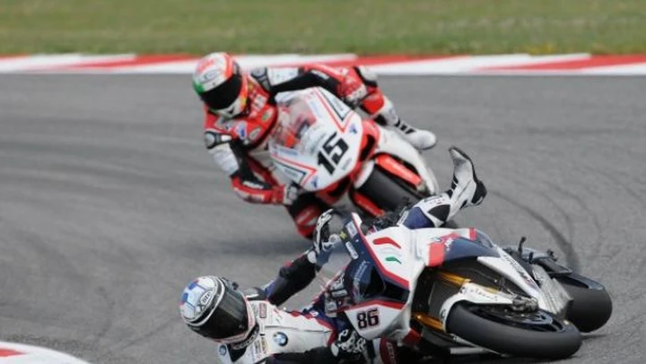 Scatto in Corsa: Ayrton Badovini scivola nelle libere di Misano