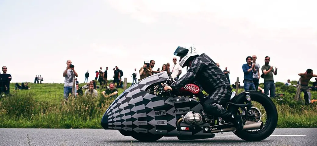 Wheels and Waves 2016: mare, surf e moto