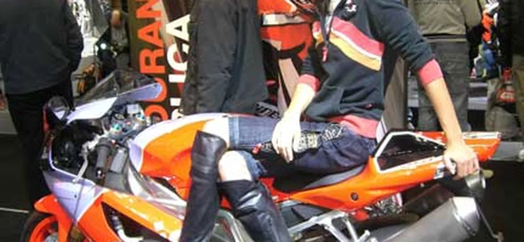 Eicma 2006: le Girls - Atto 2