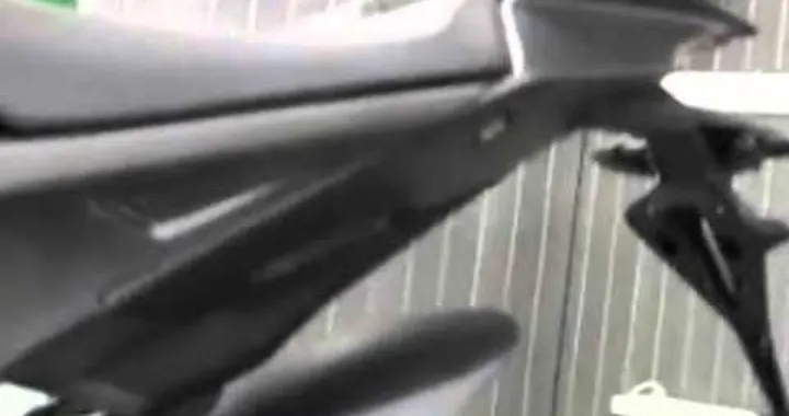 Aprilia RSV4 carbon kit - vibration testing