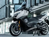 Yamaha TMAX 2025: il maxi scooter sportivo si rinnova con design aggressivo e tecnologia avanzata