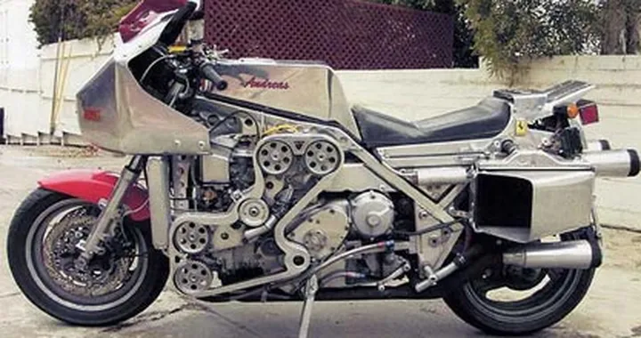 SuperBike Ferrari da 255cv