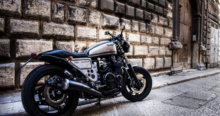 Honda CBX 750 F2 Silver Cruise by Shaka Garage
