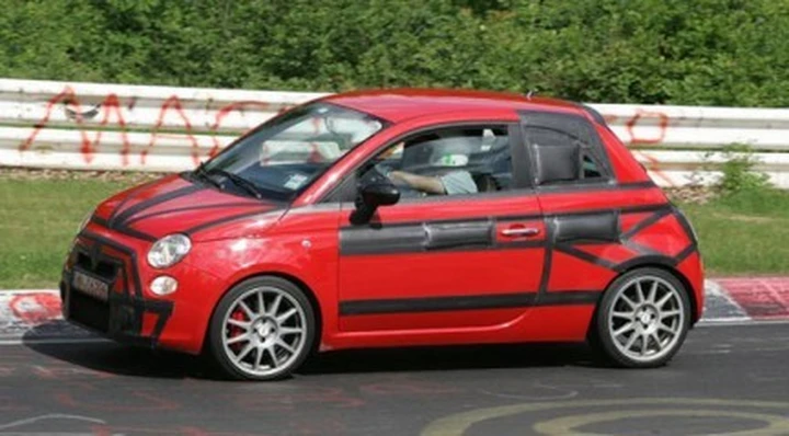 Ritardato il lancio della Fiat 500 Abarth?
