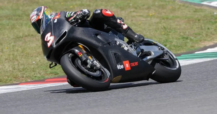 Biaggi, Test Aprilia: “valore aggiunto” o “guastafeste”. E Melandri...