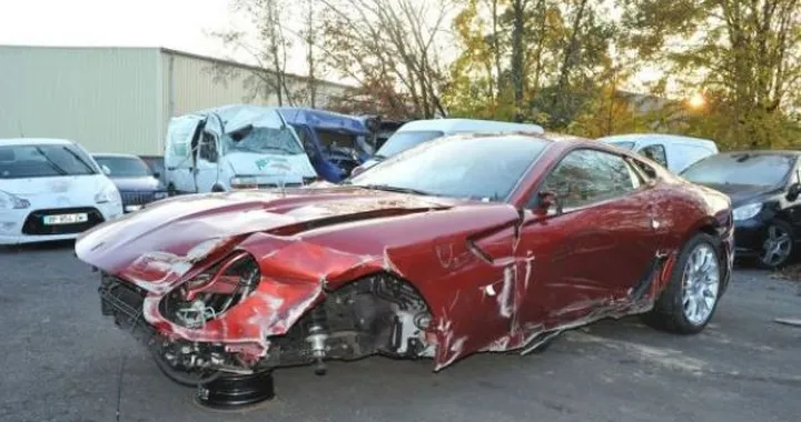 In vendita l'ex Ferrari (incidentata) di Cristiano Ronaldo