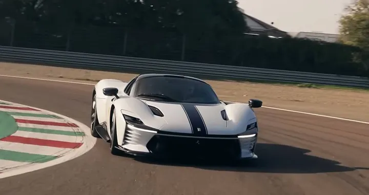 Piero Ferrari spiega la sua Ferrari Daytona SP3 | Video