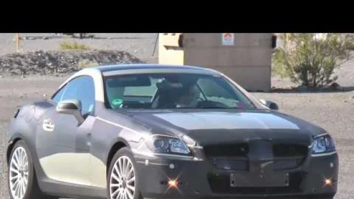 Nuova Mercedes SLK: video spia della terza generazione