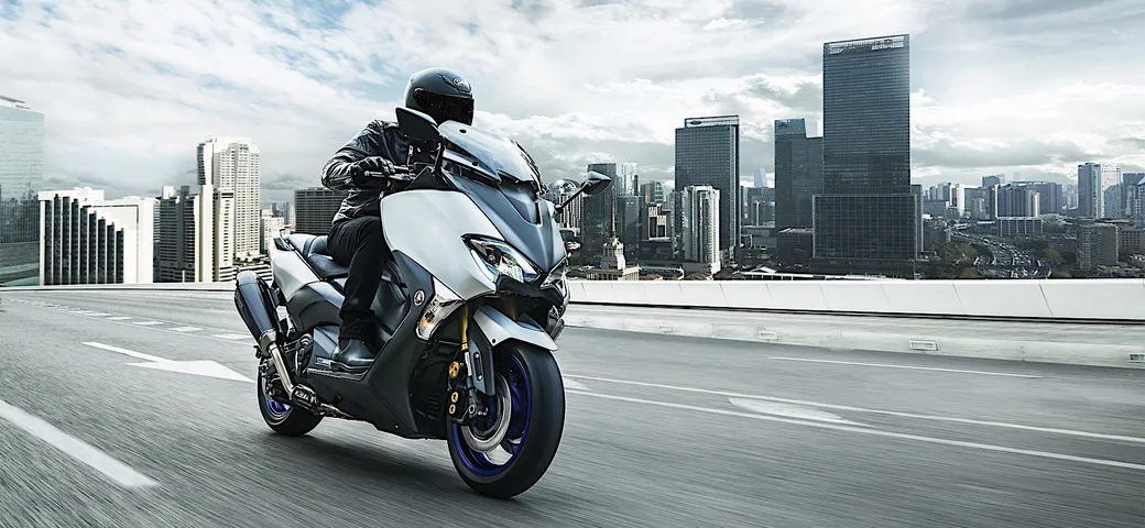 Yamaha TMax SX Sport Edition: in vendita da 13.190 euro