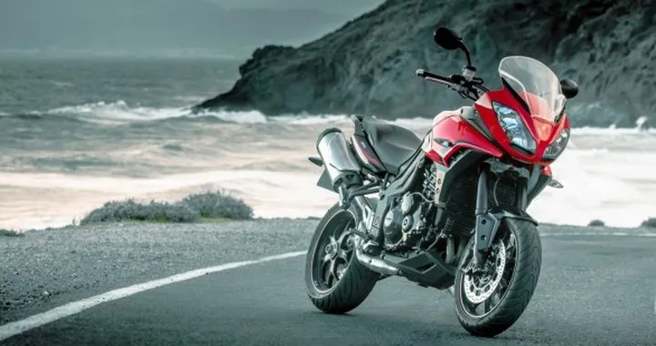Nuove immagini della Triumph Tiger Sport 1050 2013
