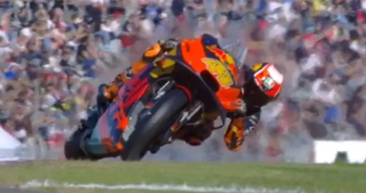 MotoGP, la spettacolare derapata di Pol Espargaro a Valencia [Video]