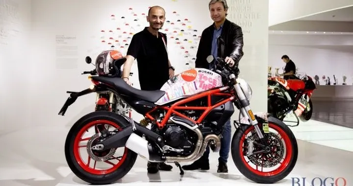 Un Monster 797 come "Manifesto Turistico" di Rimini