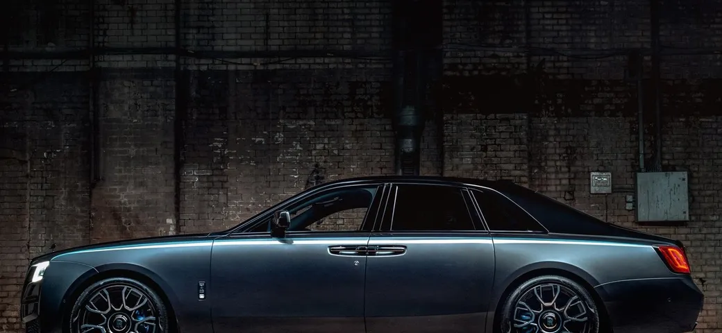Rolls-Royce Ghost Black Badge: l'eleganza del nero