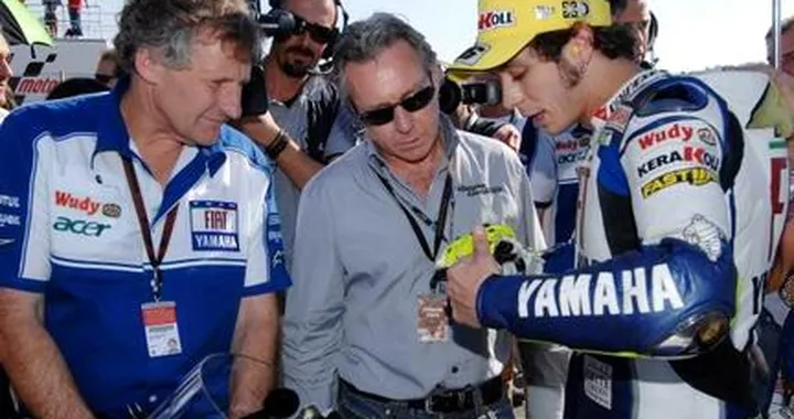 Mistero rottura motore di Rossi a Valencia: Yamaha dice "nessun danno"