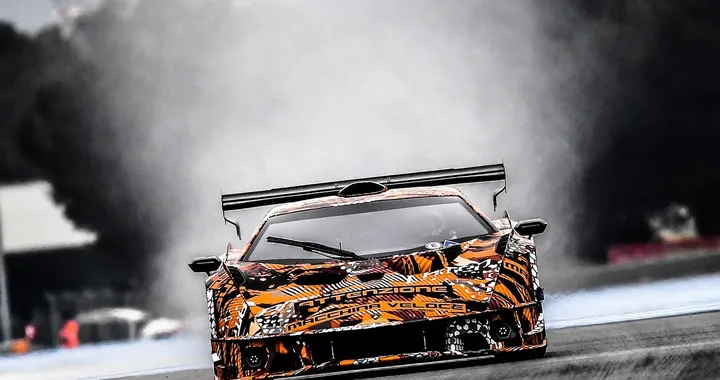 Lamborghini SCV12: hypercar Squadra Corse per la pista