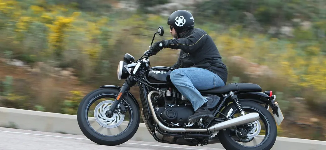 Triumph Street Twin: il test su strada
