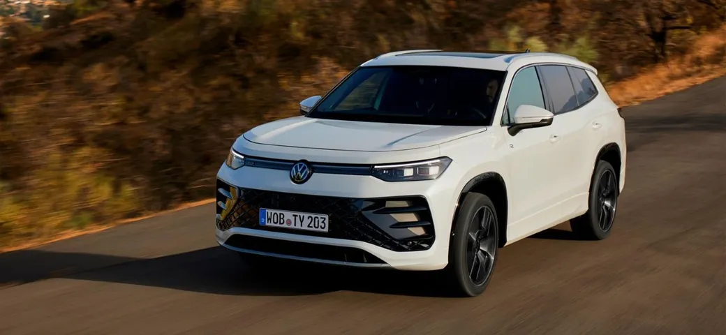 Volkswagen Tayron: il nuovo SUV che sostituisce la Tiguan Allspace [FOTO]