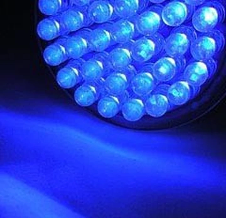 Luci LED blu contro la sonnolenza alla guida
