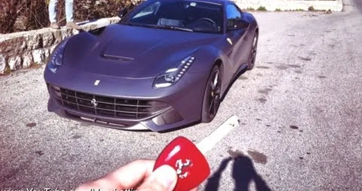 Ferrari F12 Berlinetta Amazing Exhaust Notes!