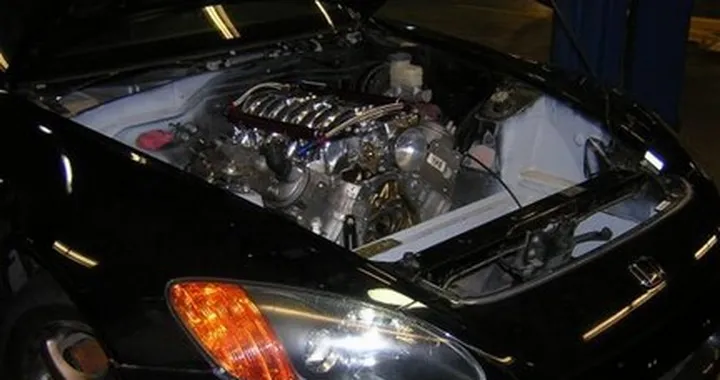 Honda S2000 con motore Corvette