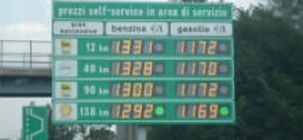 Pannelli con i prezzi dei carburanti anche sulla A22 del Brennero