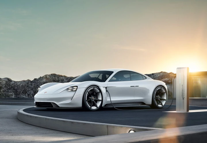Scorporo Volkswagen: Porsche potrebbe guidare il polo del lusso