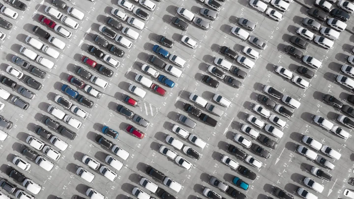 Auto usate in Italia: cresce l'età media dei veicoli e aumentano i costi assicurativi