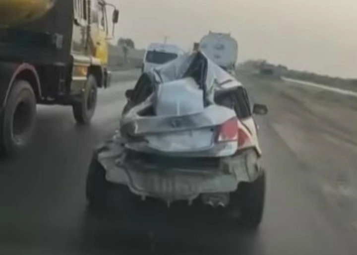 Auto distrutta circola normalmente su strada [Video]