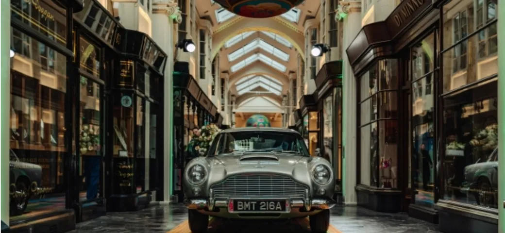 Aston Martin celebra a Londra i 60 anni di Goldfinger