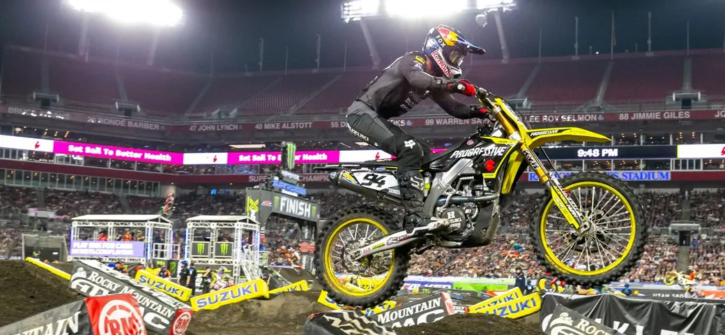 Supercross AMA: la sfortuna colpisce Roczen, ma il team Suzuki trova motivi per sorridere