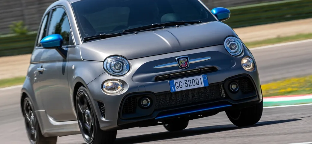 Abarth F595: nuova versione speciale per la 500 più sportiva
