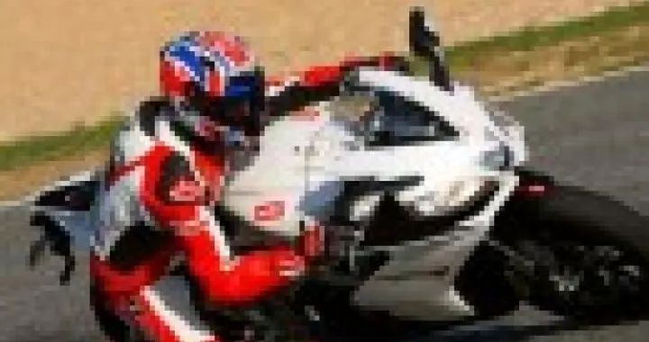 Video test dell'Aprilia RSV4 R