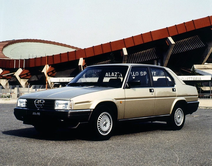 Alfa Romeo, Alfa 90: ammiraglia incompresa del Biscione