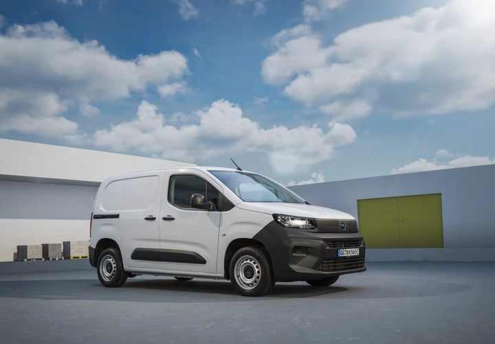 Nuovi van Stellantis 2026: arriva Smart Compact Van con Flexiseat innovativo
