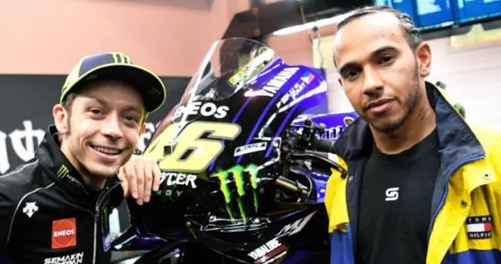 Hamilton in visita da Rossi: "E' il più grande di tutti i tempi"