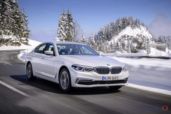 BMW 530e iPerformance: prezzo e foto dell'ibrida plug-in