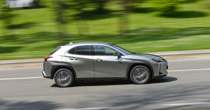 Lexus UX300e: prova di convivenza con l’elettrica giapponese