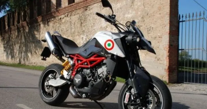 Moto Morini Granferro (Granpasso) 1200 SM: le prime foto