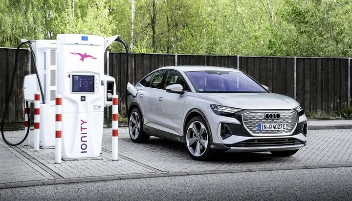 Audi Q4 Sportback e-tron: prezzi, versioni, allestimenti