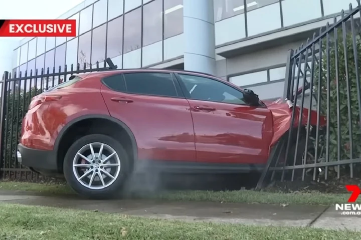 Alfa Romeo Stelvio rubato semina il panico dopo un inseguimento con la polizia [VIDEO]