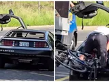 Ciclista 82enne si schianta contro una DeLorean