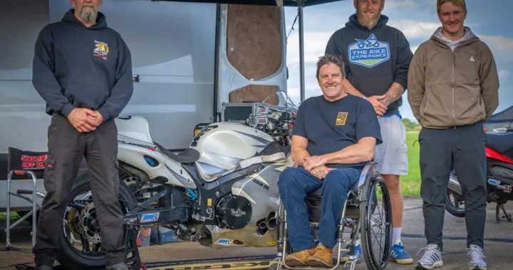 Suzuki Hayabusa da record: pilota paraplegico supera i 322 km/h