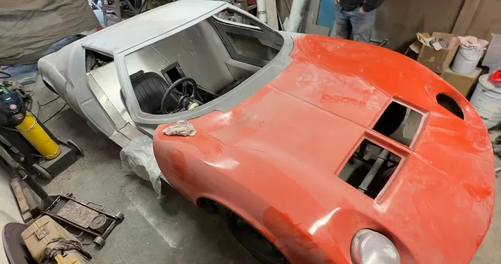 Non può permettersi una Lamborghini Miura e se la costruisce: ha un V6 Volkswagen