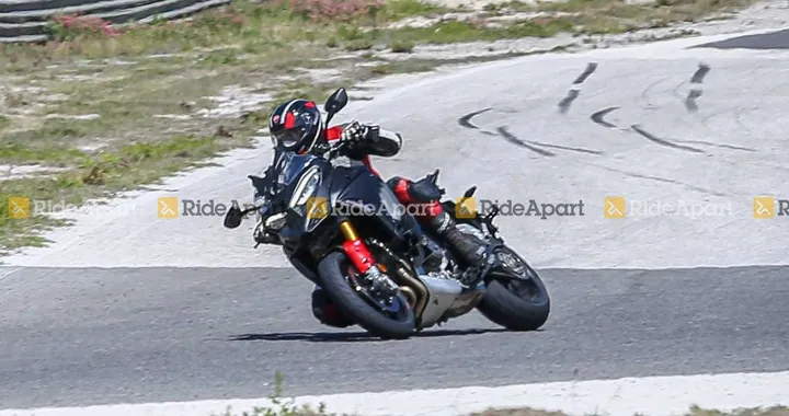 Ducati Multistrada V4: si rivede l'anteriore da 17 pollici (le foto spia)