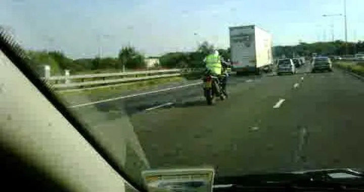 Erlkönig-Video: Triumph Tiger 1200